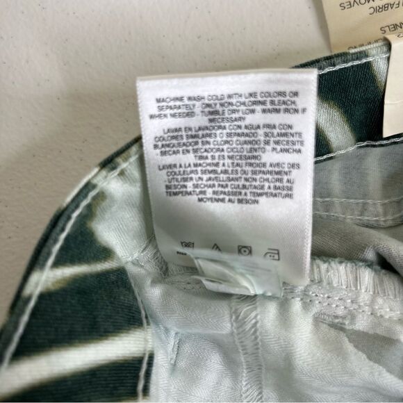 Jones New York Sutton Straight Loden Green Combo Slimming Jeans Women 12 NWT - Picture 11 of 16